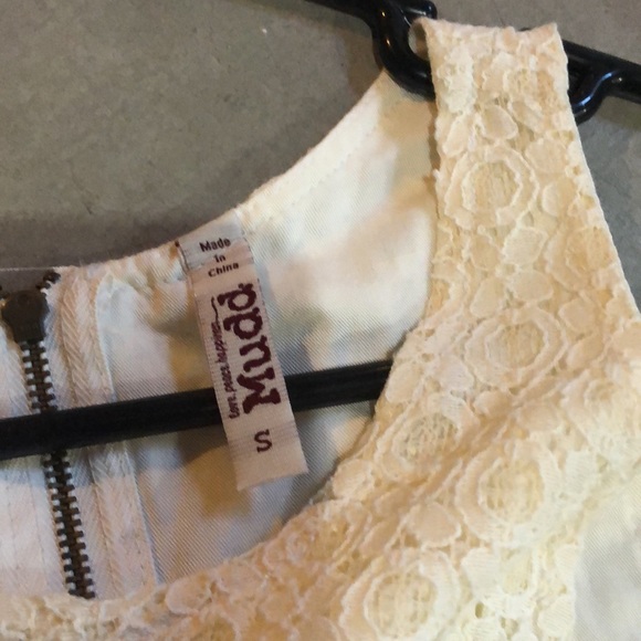 Cream/Ivory Lace Summer Dress - Picture 8 of 10